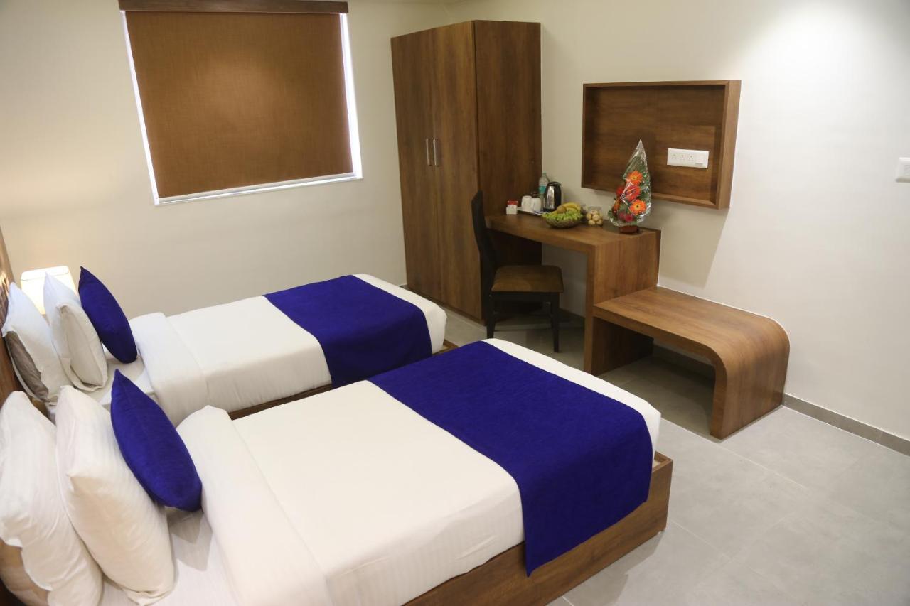 Hotel Nova Pride 라즈콧 외부 사진