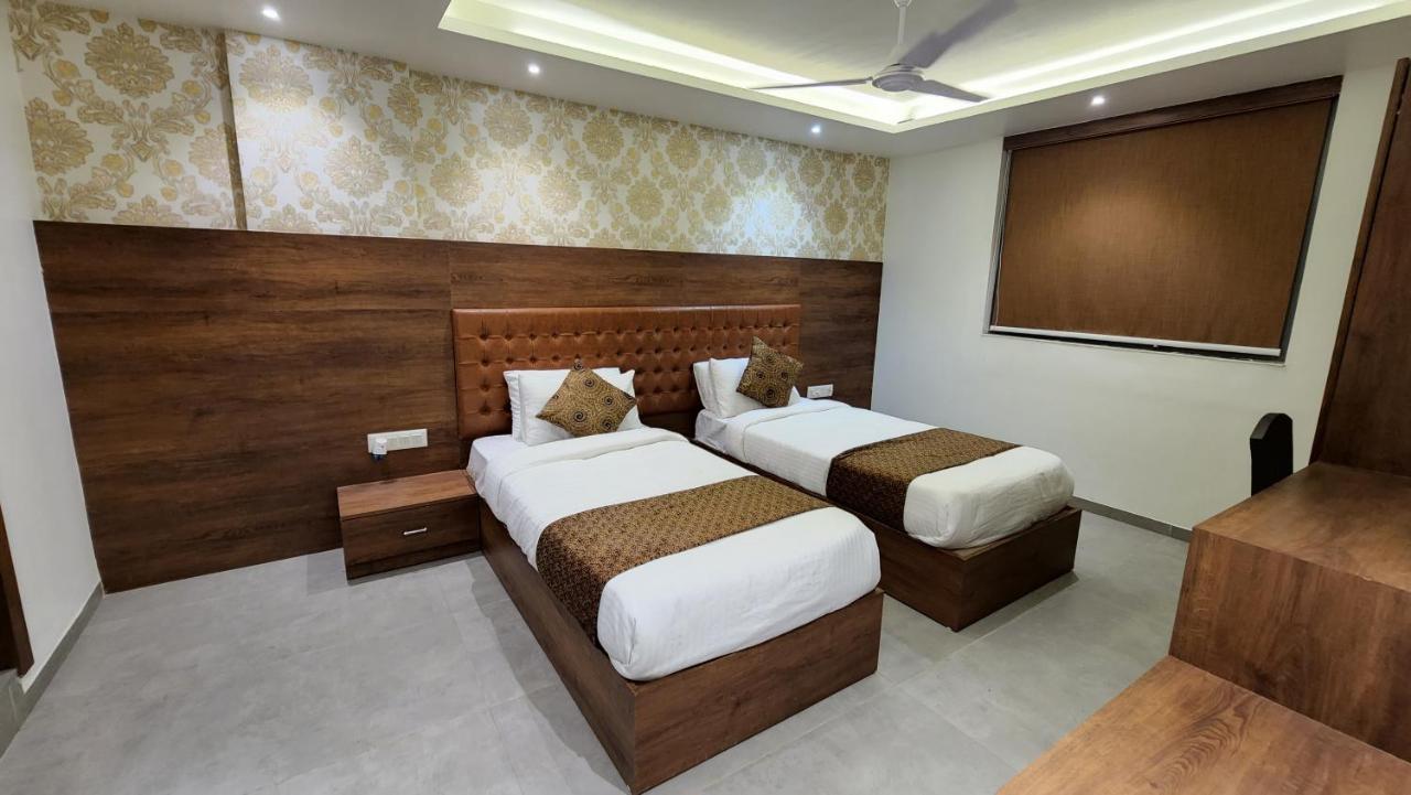 Hotel Nova Pride 라즈콧 외부 사진