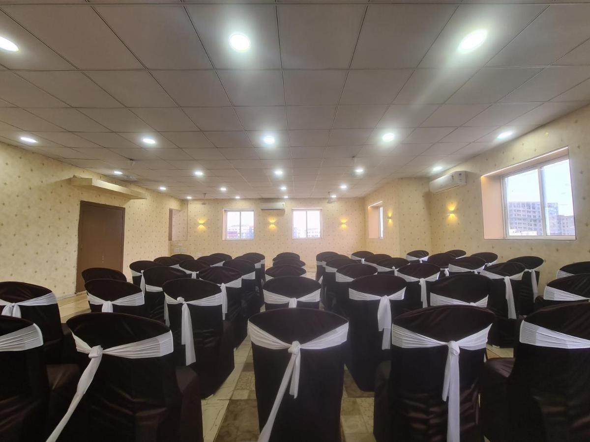 Hotel Nova Pride 라즈콧 외부 사진