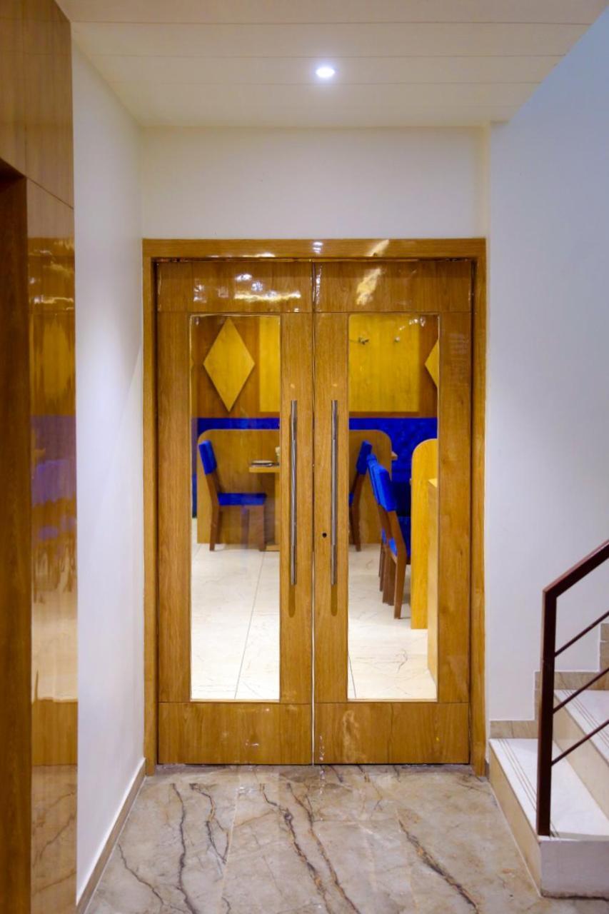 Hotel Nova Pride 라즈콧 외부 사진