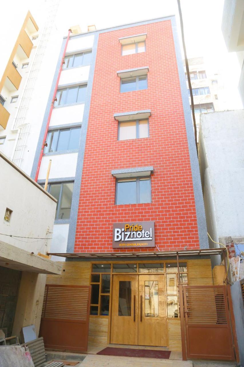 Hotel Nova Pride 라즈콧 외부 사진