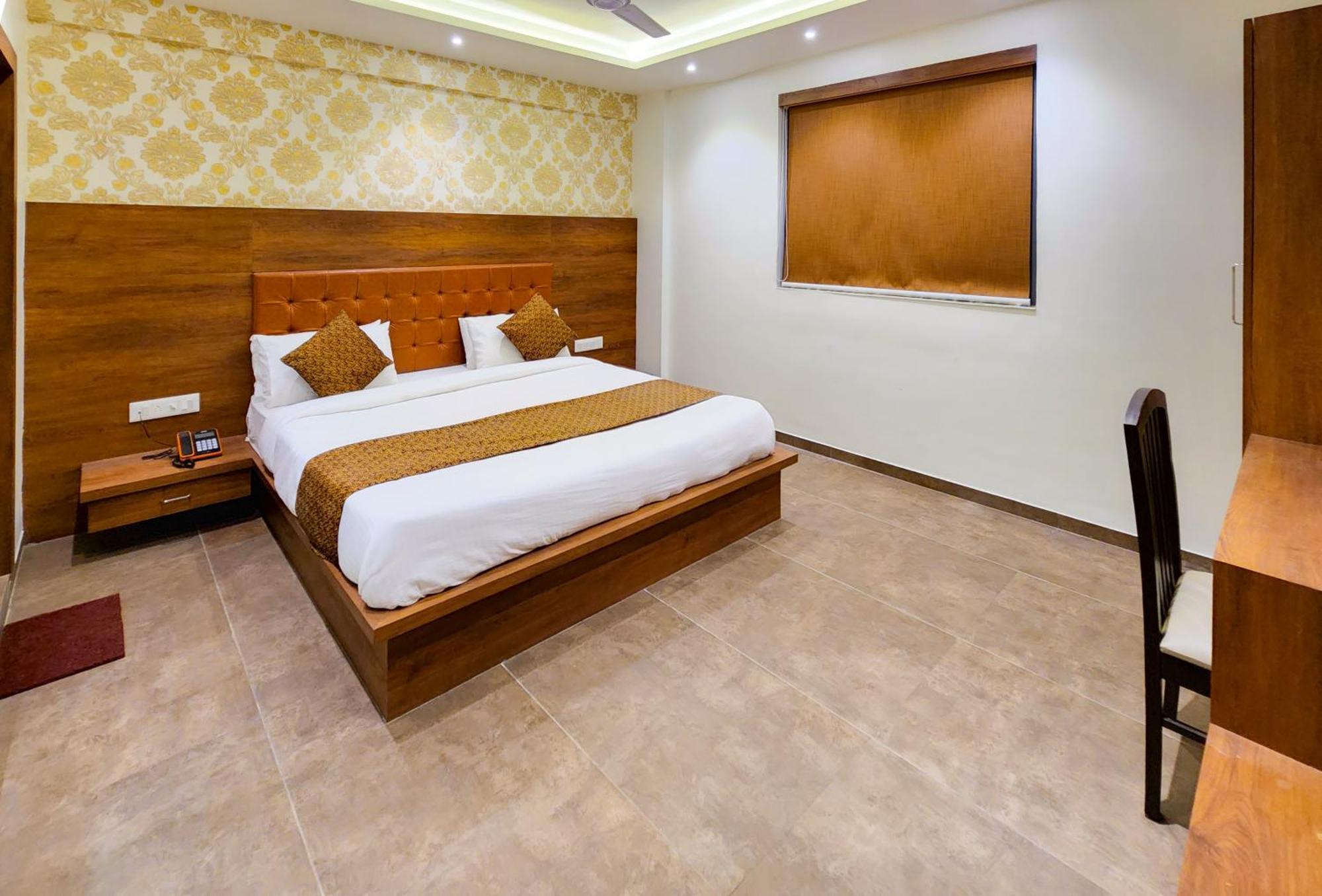Hotel Nova Pride 라즈콧 외부 사진