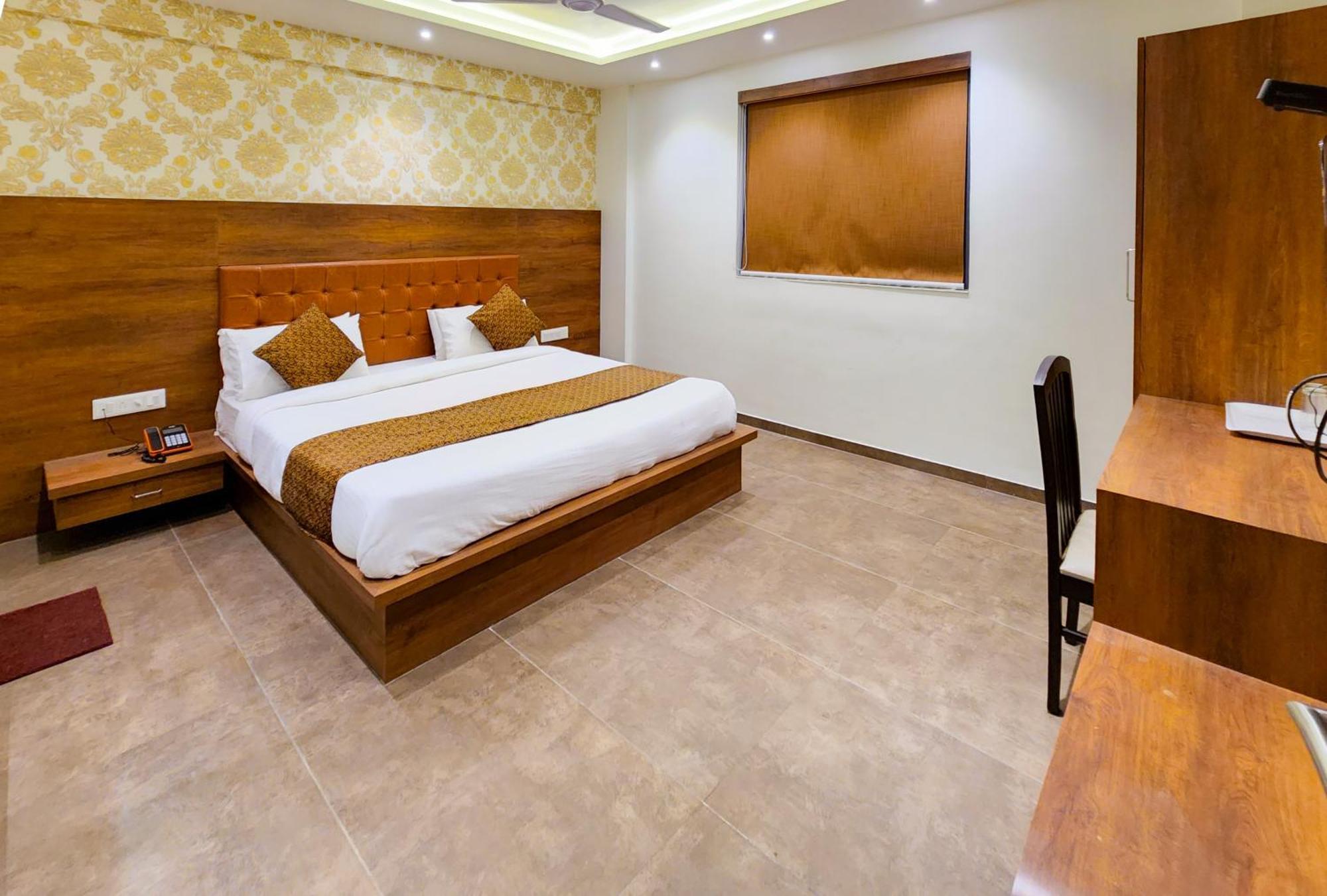 Hotel Nova Pride 라즈콧 외부 사진