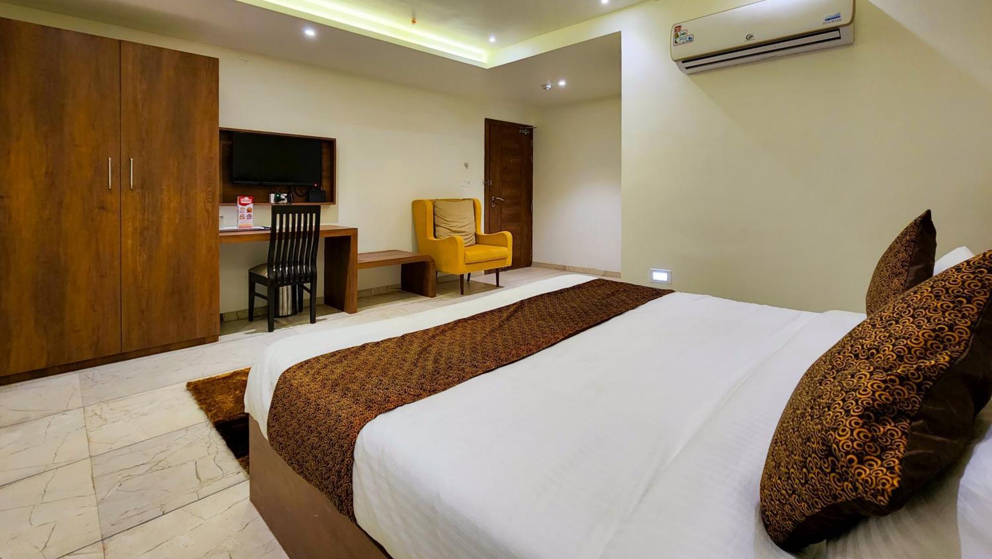 Hotel Nova Pride 라즈콧 외부 사진