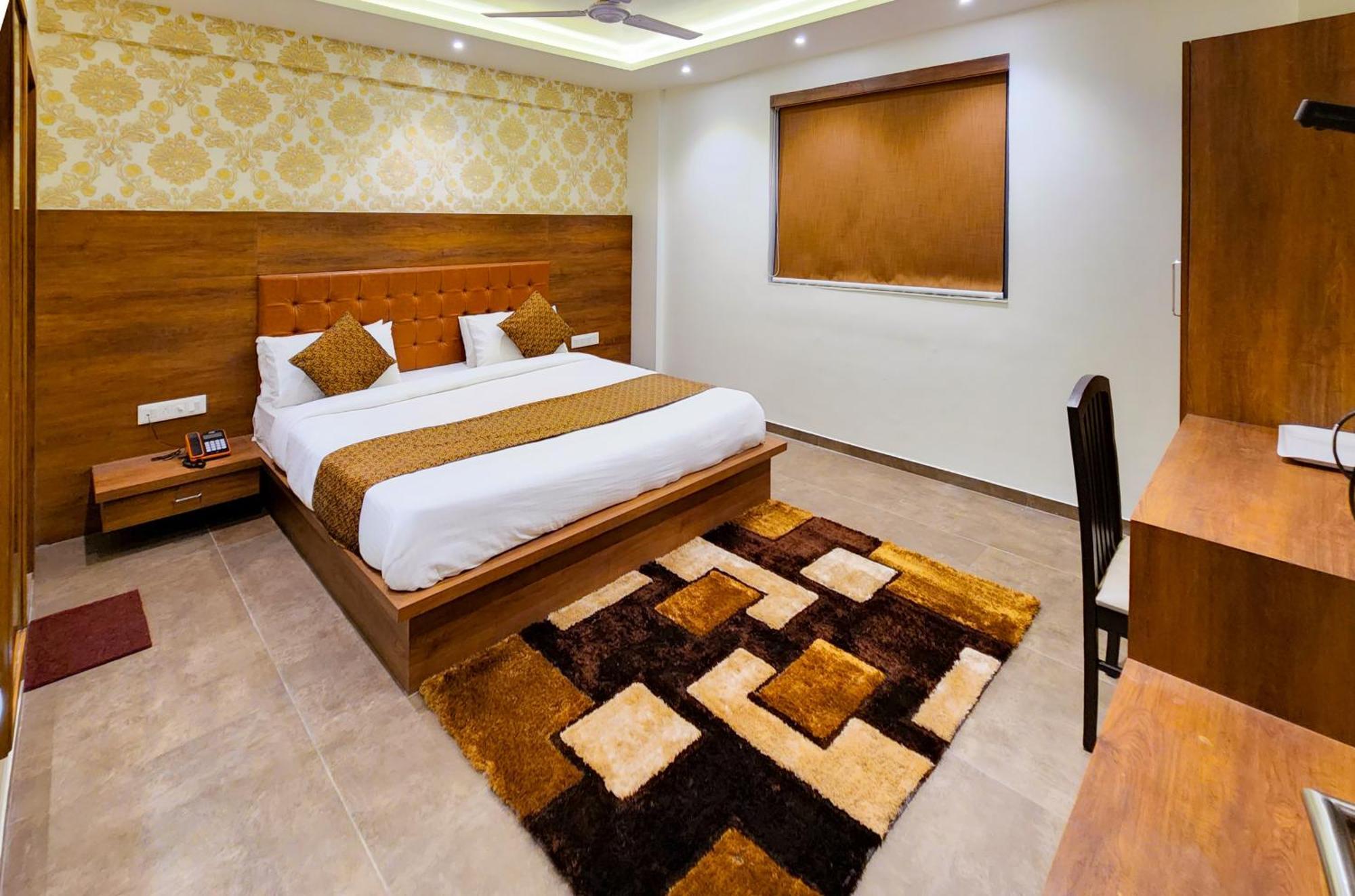 Hotel Nova Pride 라즈콧 외부 사진